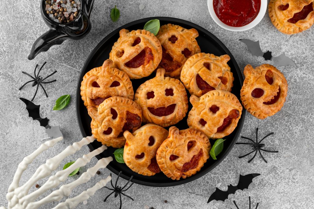 Petits gâteaux d'Halloween en forme de Jack-o-Lantern
